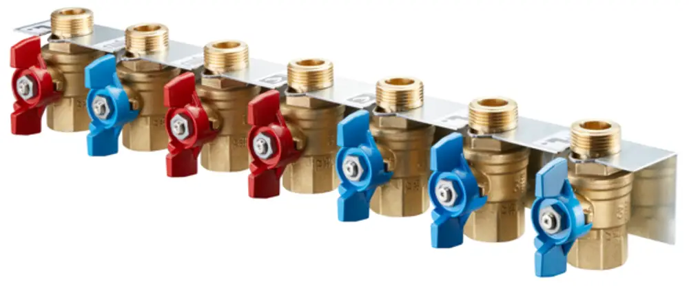 Oventrop Kugelhahnanschlussset mit mehreren Ventilen, farblich markiert in blau und rot, zur Steuerung von Wasserleitungen, auf einer Metallbasis montiert.